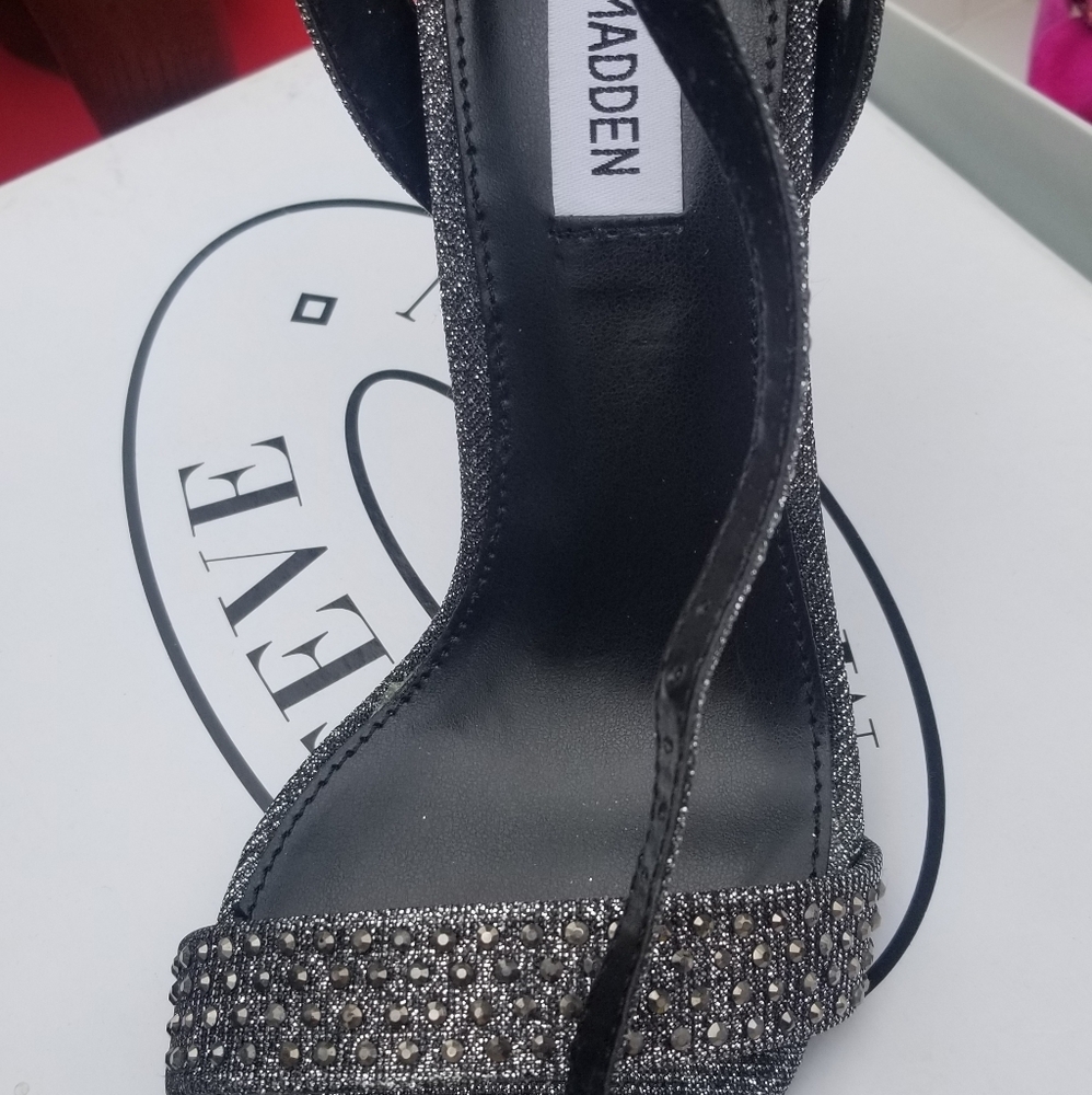 Heels - Picture 9 of 10